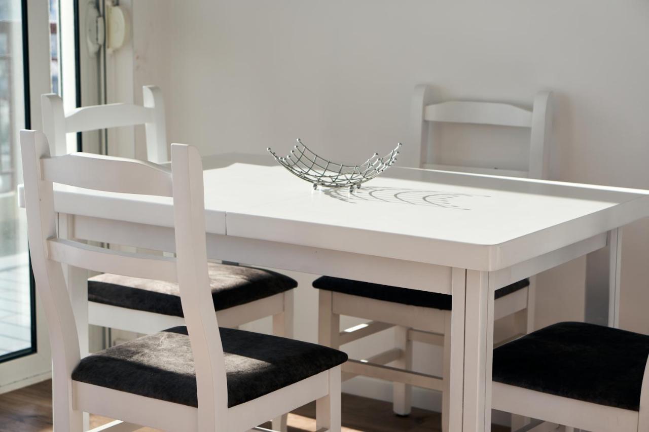 Central Beach Apartment Sarandë Eksteriør billede