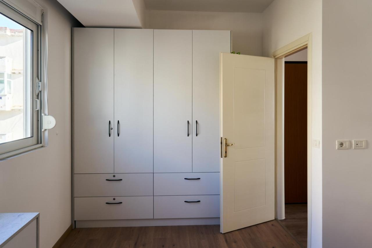 Central Beach Apartment Sarandë Eksteriør billede