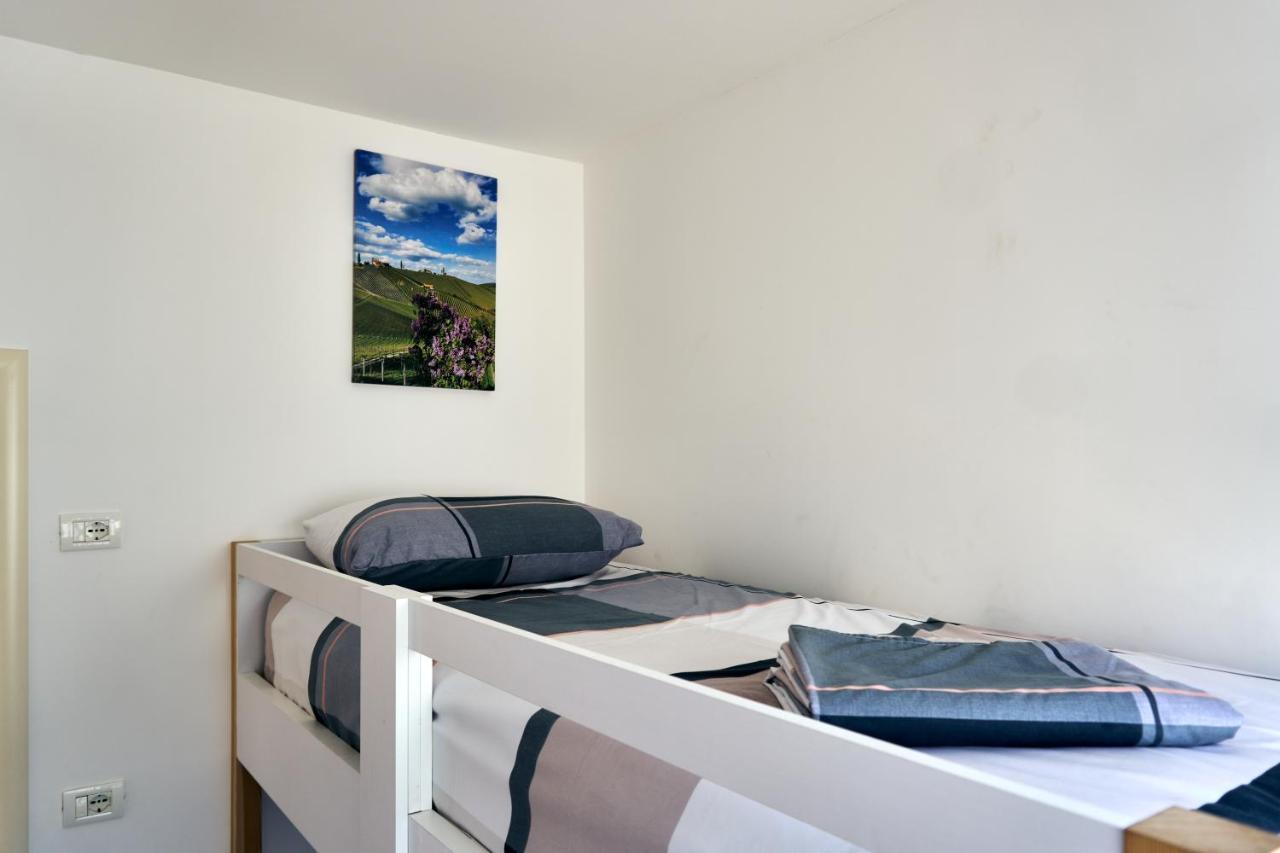 Central Beach Apartment Sarandë Eksteriør billede