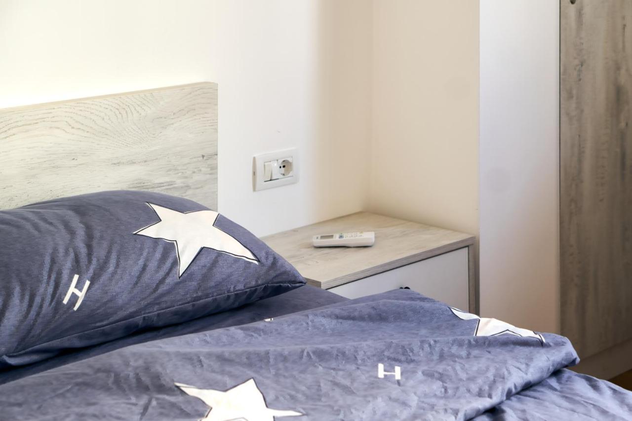 Central Beach Apartment Sarandë Eksteriør billede