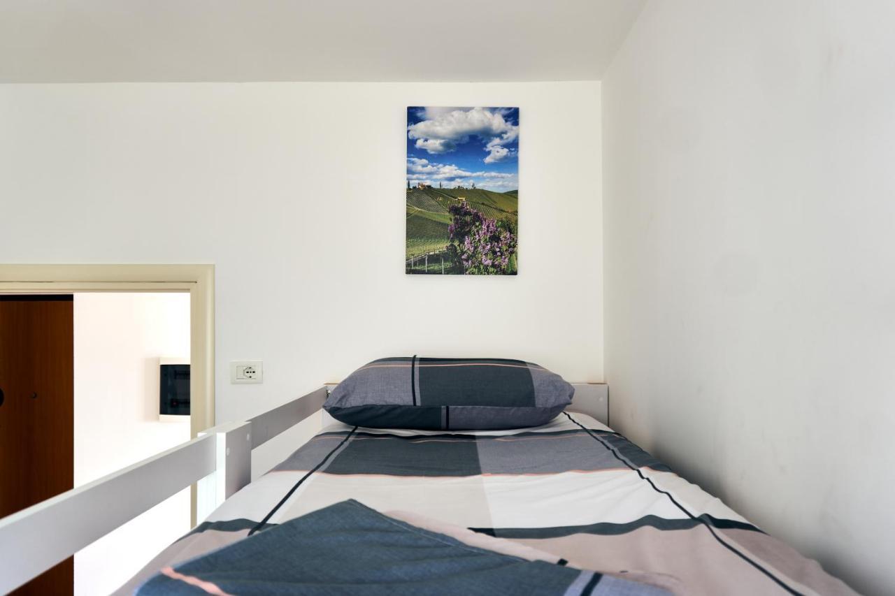 Central Beach Apartment Sarandë Eksteriør billede