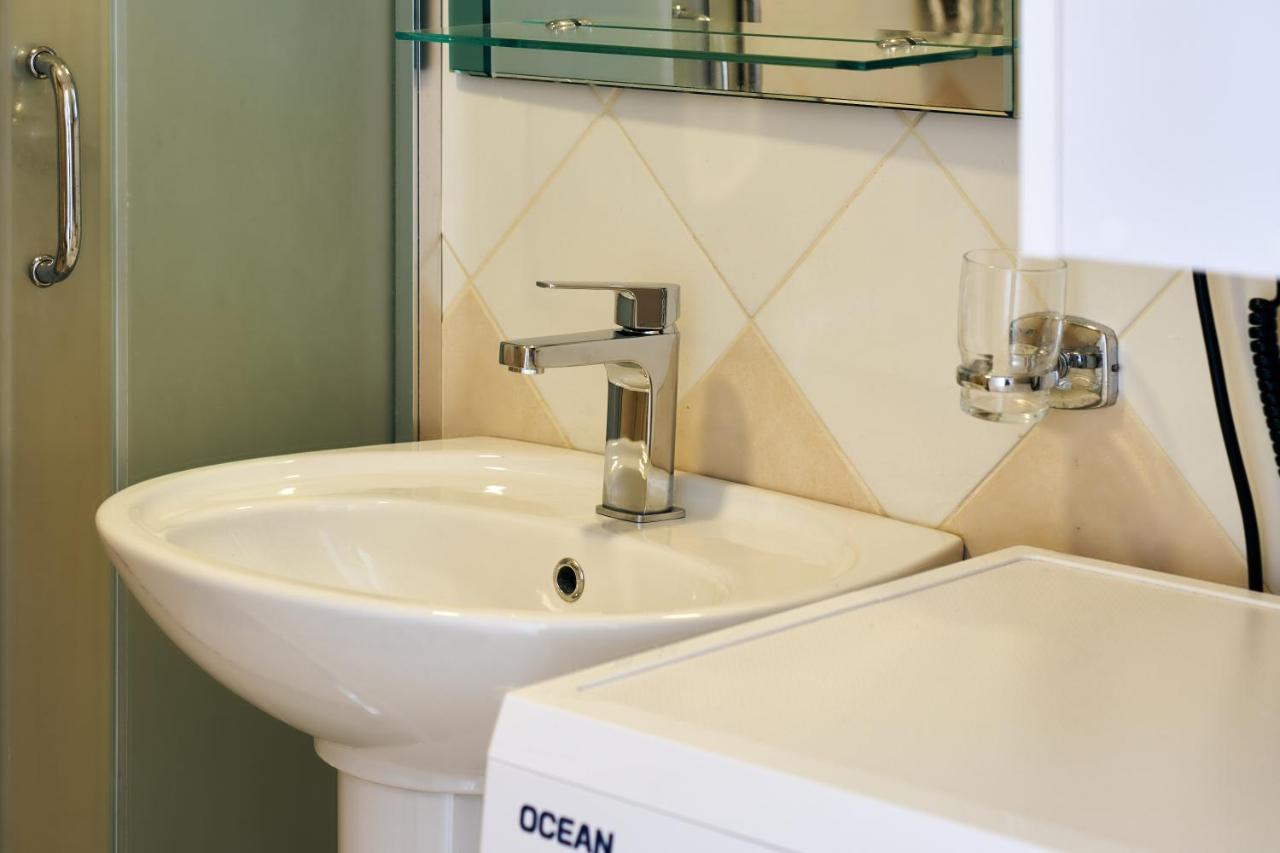 Central Beach Apartment Sarandë Eksteriør billede